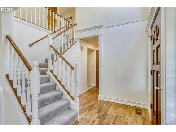 1811 NE 56TH AVE, Hillsboro, OR 97124