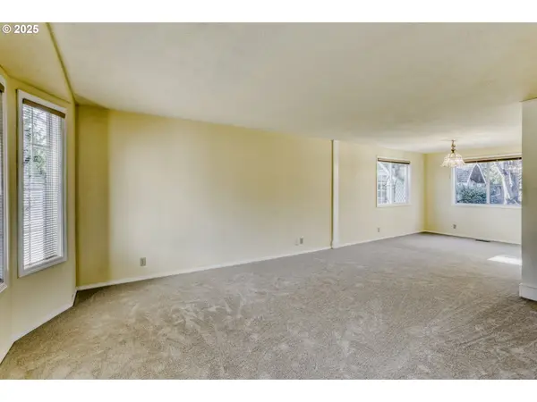 1811 NE 56TH AVE, Hillsboro, OR 97124