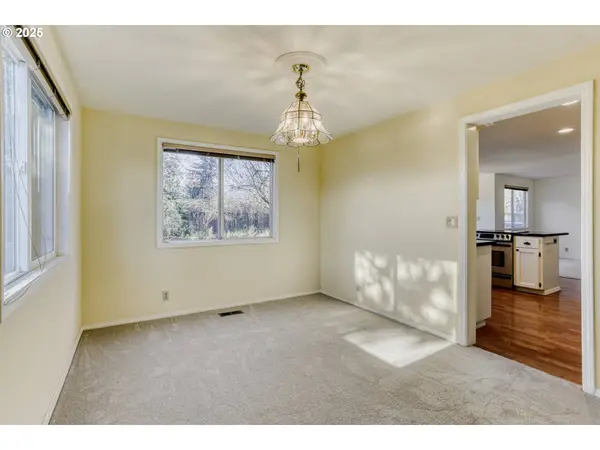 1811 NE 56TH AVE, Hillsboro, OR 97124