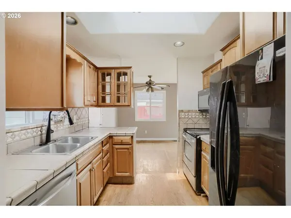 630 SE 134TH AVE, Portland, OR 97233