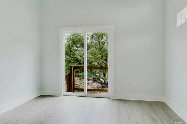 569 LEDGEVIEW DR, Canyon Lake, TX 78133