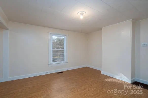 950 Ashby ST, Kannapolis, NC 28081