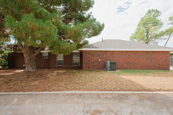 4809 Pine Meadow Dr, Midland, TX 79705