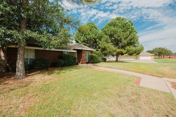 4809 Pine Meadow Dr, Midland, TX 79705