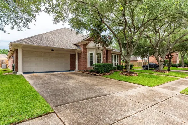 13302 Scenic Glade DR, Houston, TX 77059