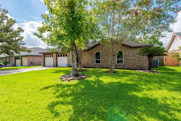 2201 Kingsway DR, League City, TX 77573