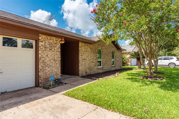 2201 Kingsway DR, League City, TX 77573