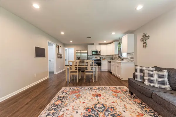 1803 Avenue Q, Santa Fe, TX 77510