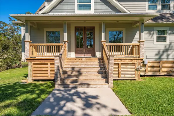 12216 Pine LN, Dickinson, TX 77539