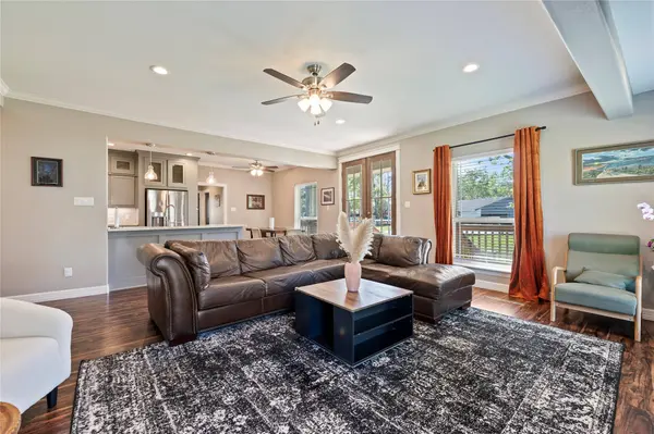 12216 Pine LN, Dickinson, TX 77539