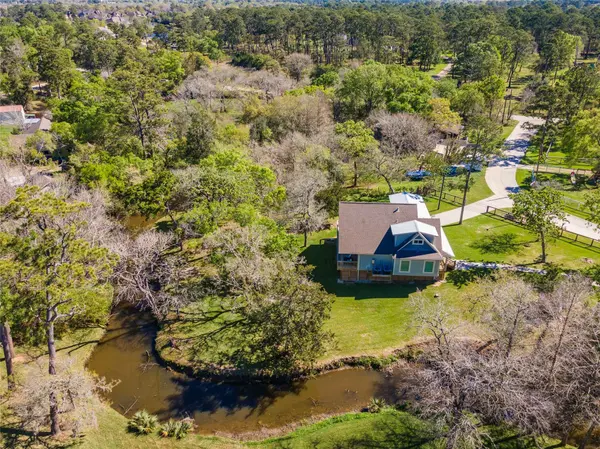 12216 Pine LN, Dickinson, TX 77539