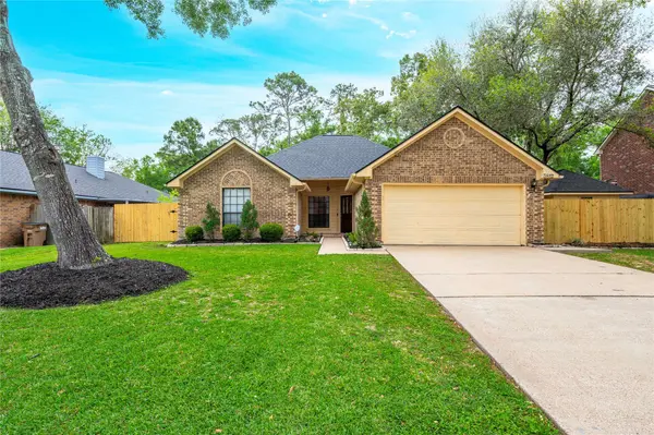 3812 Amanda DR, Dickinson, TX 77539