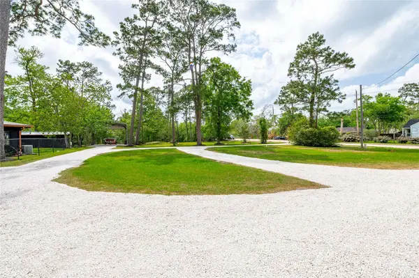 1908 Deats RD, Dickinson, TX 77539