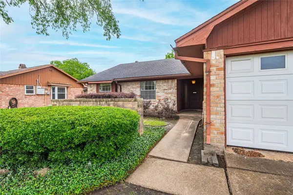 10223 Kirkglen DR, Houston, TX 77089