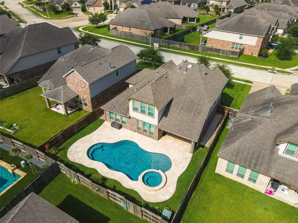 2328 Majestic Fairway LN, League City, TX 77573