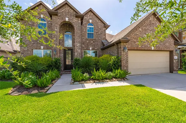 2328 Majestic Fairway LN, League City, TX 77573