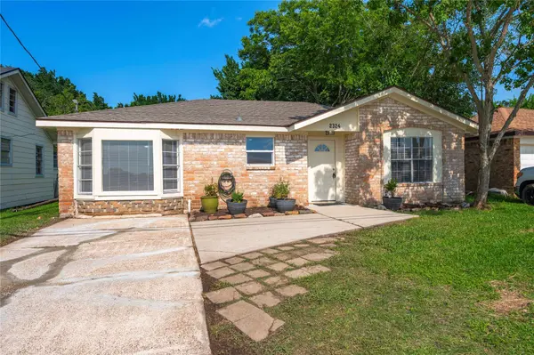 2324 N Logan ST, Texas City, TX 77590