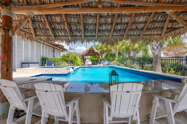 1331 Coral WAY, Tiki Island, TX 77554
