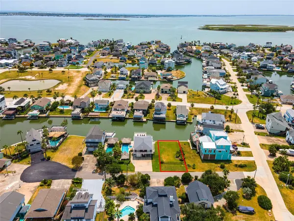 0000 Coral WAY, Tiki Island, TX 77554