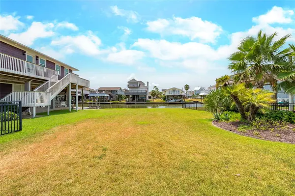 0000 Coral WAY, Tiki Island, TX 77554
