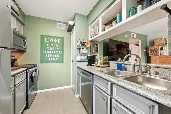 18511 Egret Bay BLVD #108, Webster, TX 77058