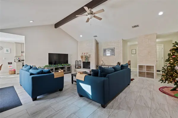 408 Broadmoor ST, Friendswood, TX 77546