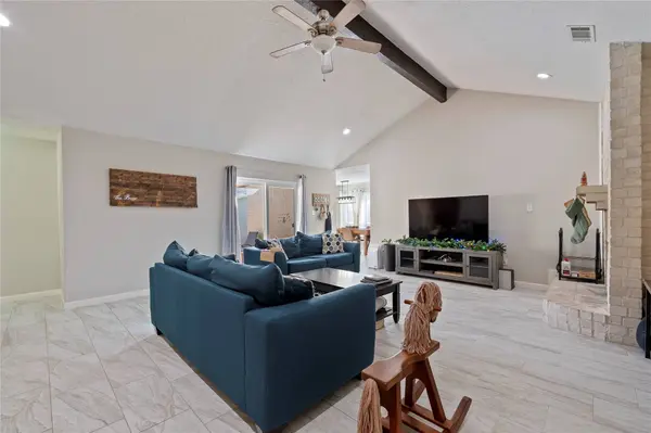 408 Broadmoor ST, Friendswood, TX 77546