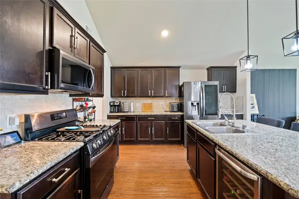 9906 Bezeled Circle LN, Rosharon, TX 77583