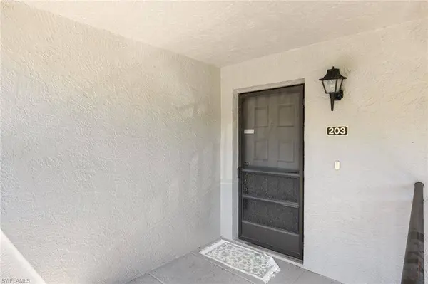 1228 Commonwealth CIR #O203, Naples, FL 34116