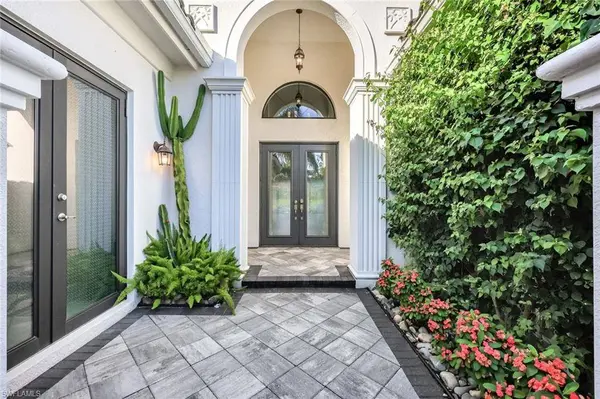 4426 Caldera CIR, Naples, FL 34119