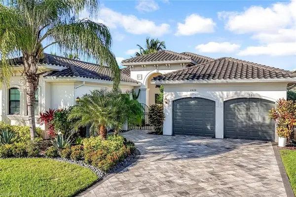 4426 Caldera CIR, Naples, FL 34119
