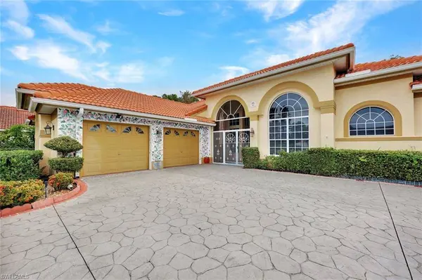 440 Henley DR, Naples, FL 34104