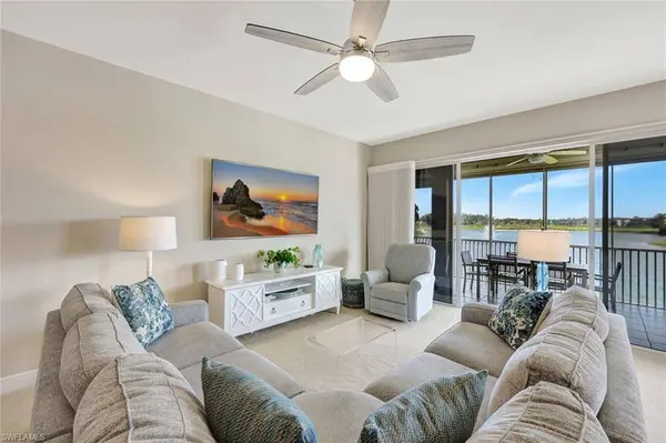 689 Vintage Reserve CIR #15D, Naples, FL 34119