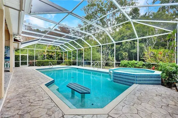 440 Henley DR, Naples, FL 34104