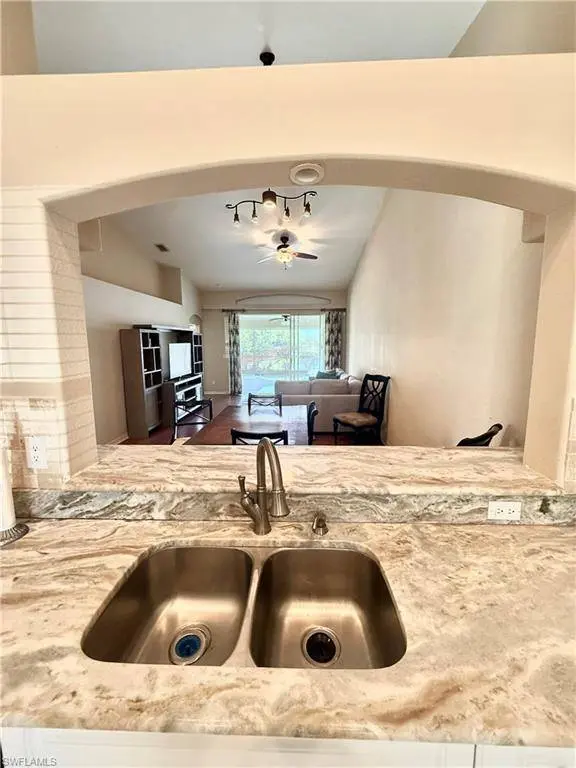 8440 Ibis Cove CIR #B260, Naples, FL 34119