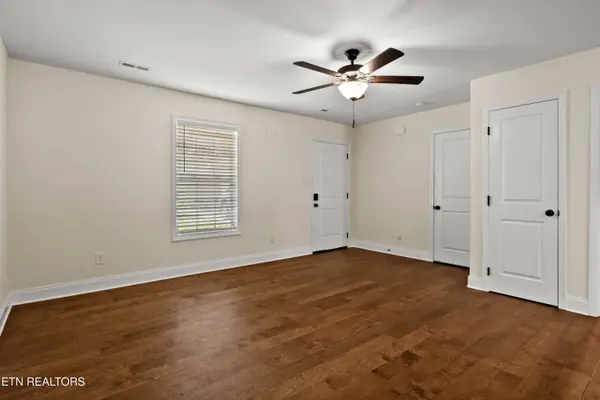 8021 Poplar Grove LN, Powell, TN 37849