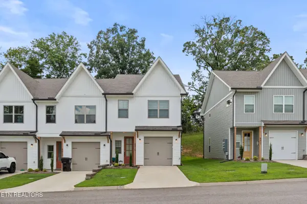 8415 Whisper LN, Powell, TN 37849