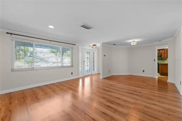 813 DRUID HILLS RD, Temple Terrace, FL 33617