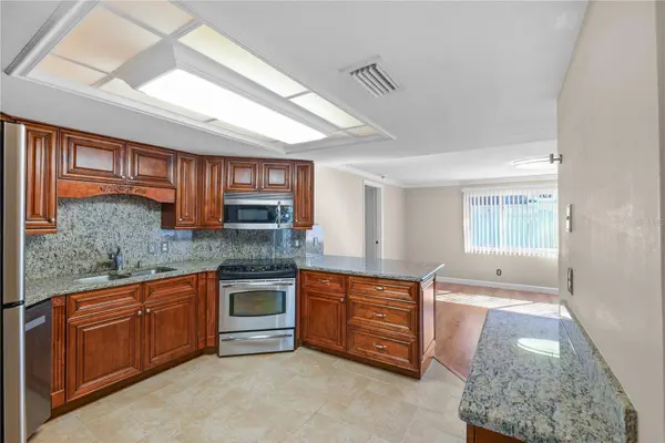 813 DRUID HILLS RD, Temple Terrace, FL 33617