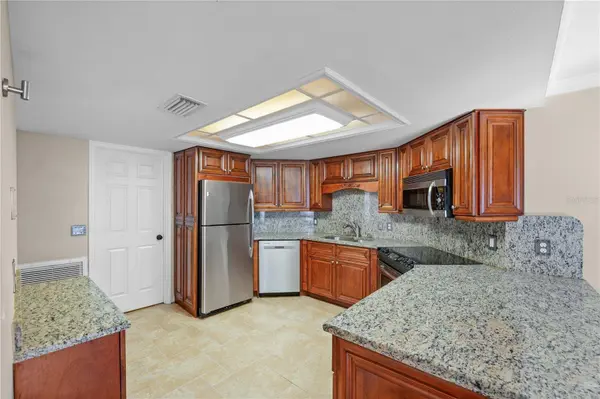 813 DRUID HILLS RD, Temple Terrace, FL 33617