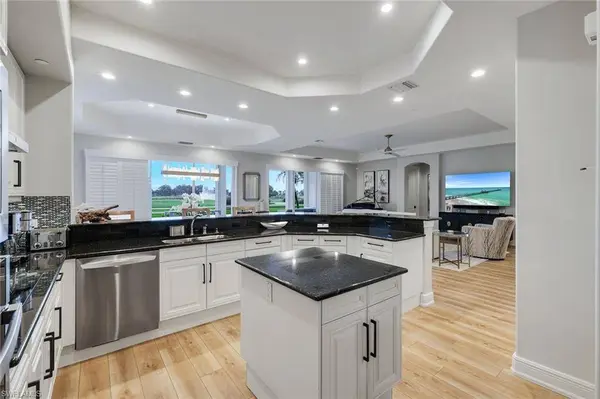 588 Avellino Isles CIR #20101, Naples, FL 34119