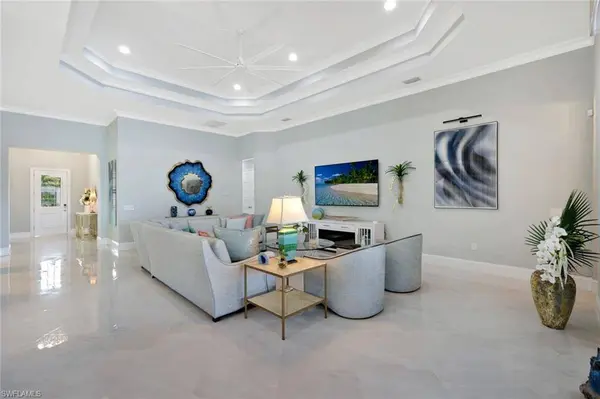 6485 Arriba AVE, Naples, FL 34113