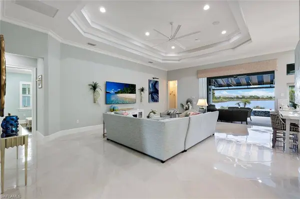 6485 Arriba AVE, Naples, FL 34113