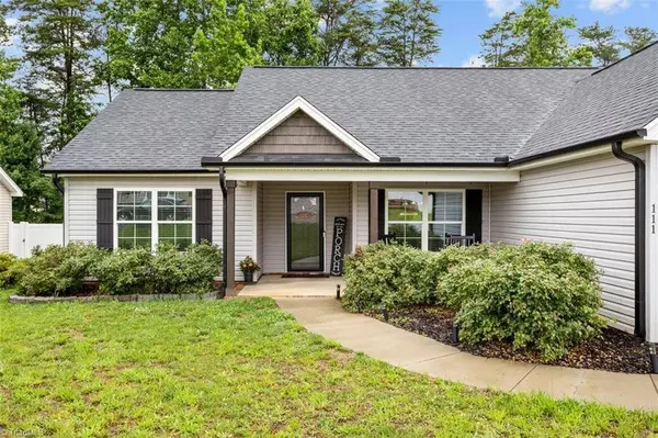 111 Brooke Ridge DR, Thomasville, NC 27360