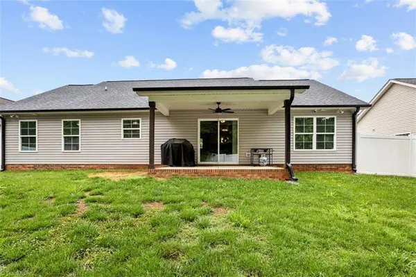 111 Brooke Ridge DR, Thomasville, NC 27360