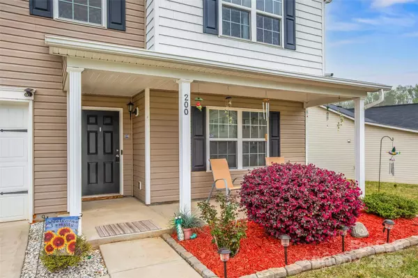 200 Boysenberry DR, China Grove, NC 28023