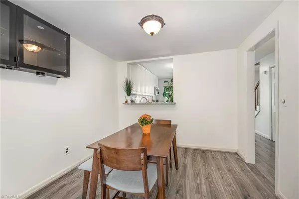 907 Shelby DR #D, Greensboro, NC 27409