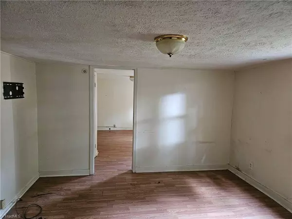 411 Thomas ST, Eden, NC 27288