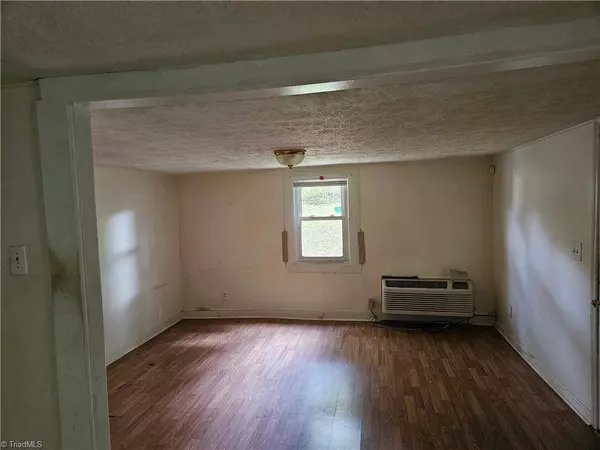 411 Thomas ST, Eden, NC 27288