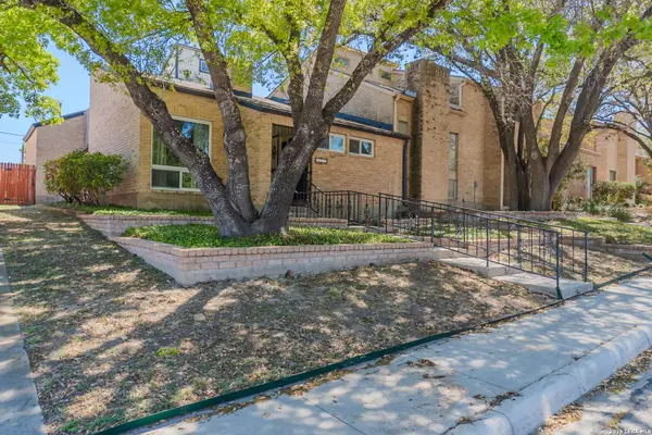 8942 Willmon, Windcrest, TX 78239